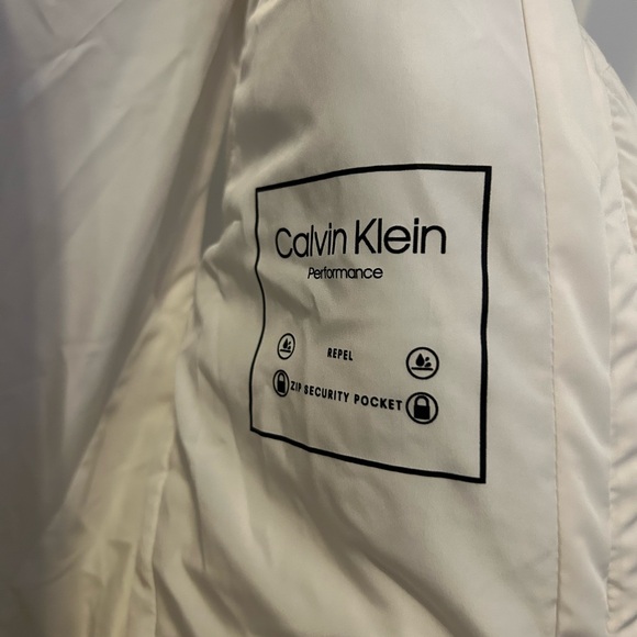 Calvin Klein, white puffer jacket vest in a size extra large! Amazing condition! - Picture 5 of 6